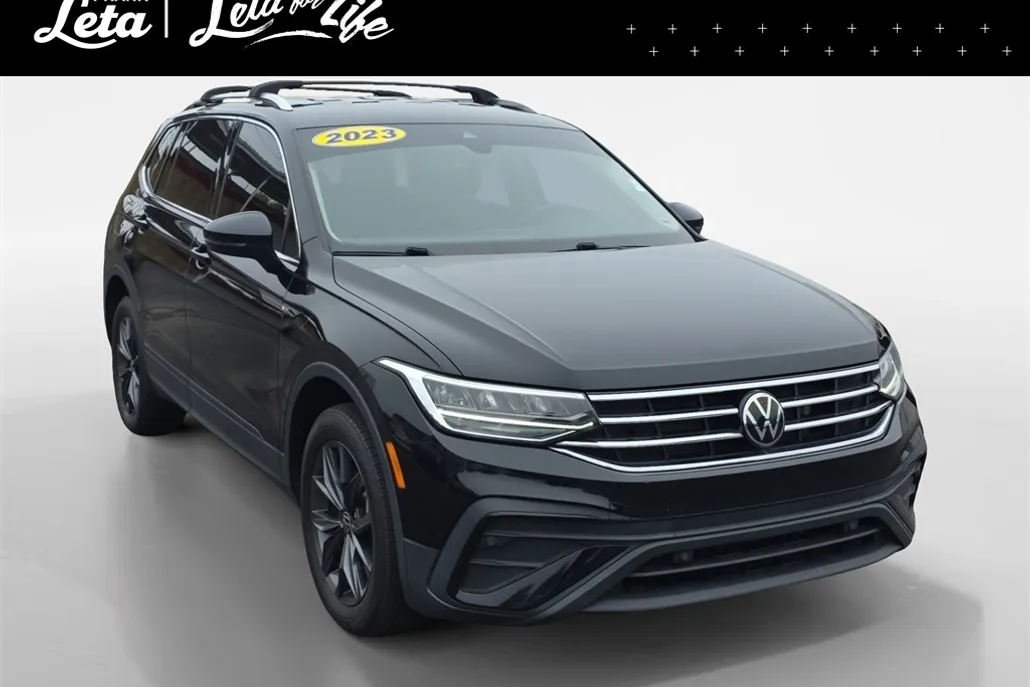 2023 Volkswagen Tiguan SE photo 1