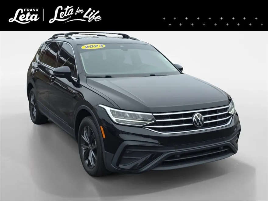 2023 Volkswagen Tiguan SE photo 1