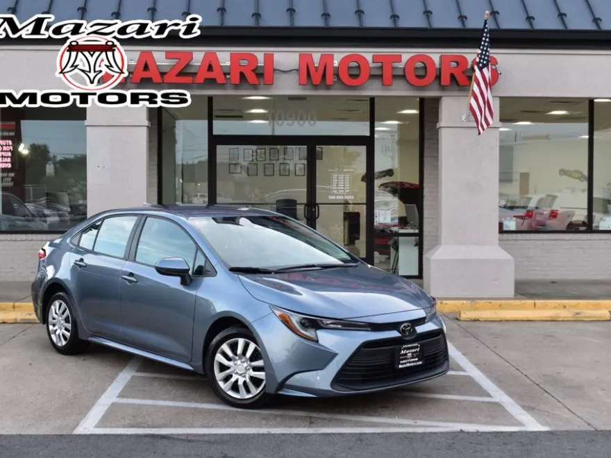 2024 Toyota Corolla LE photo 1