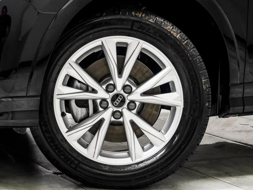 2023 Audi Q3 S line Premium 45 TFSI photo 1