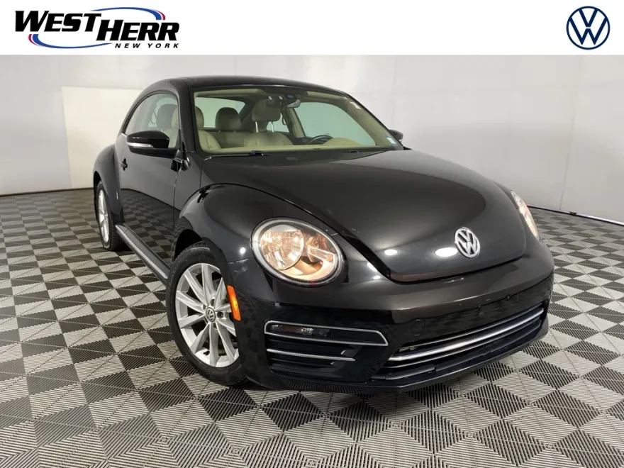 2019 Volkswagen Beetle SE photo 1