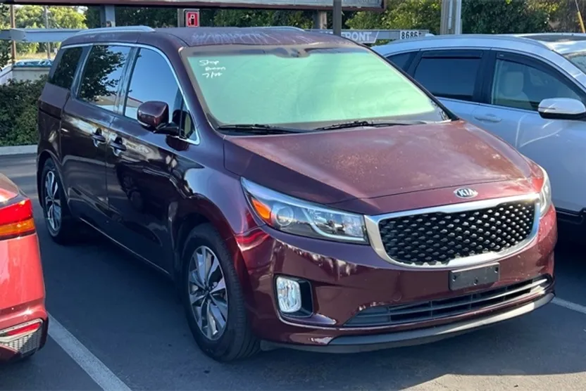 2015 Kia Sedona SX photo 1