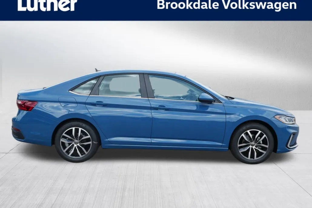 2025 Volkswagen Jetta SE photo 1