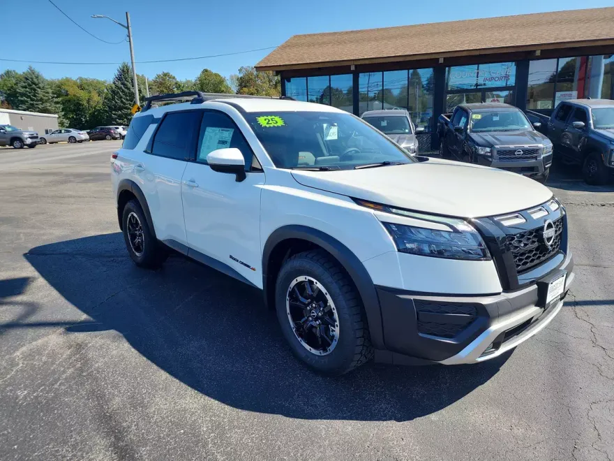 2025 Nissan Pathfinder Rock Creek photo 1