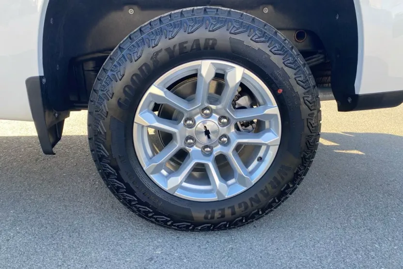 2025 Chevrolet Silverado 1500 RST photo 1