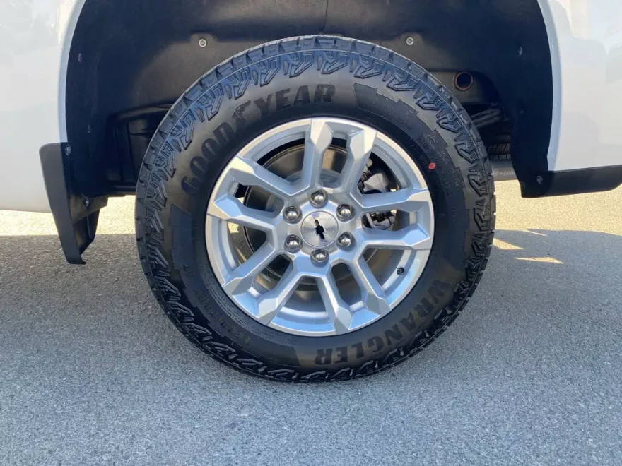 2025 Chevrolet Silverado 1500 RST photo 1