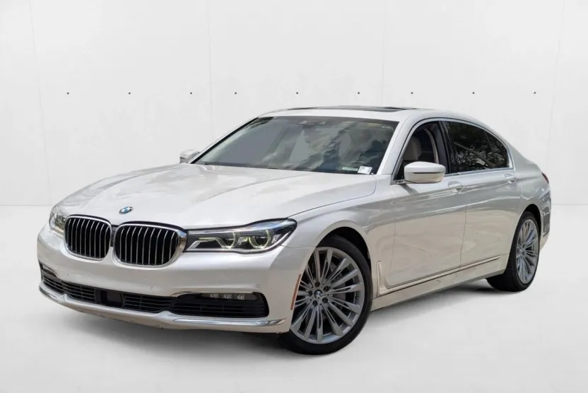 2018 Bmw 750i Sedan photo 1