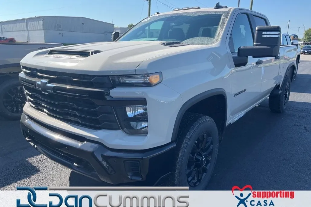 2026 Chevrolet Silverado 2500HD Custom photo 1
