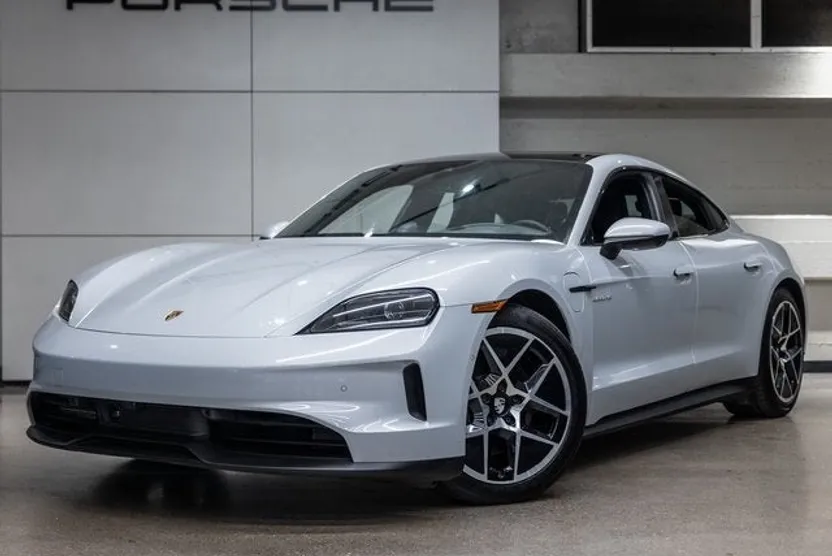 2025 Porsche Taycan photo 1