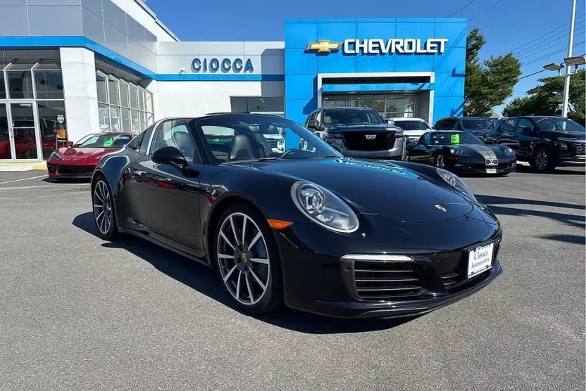 2017 Porsche 911 Targa 4 Coupe photo 1