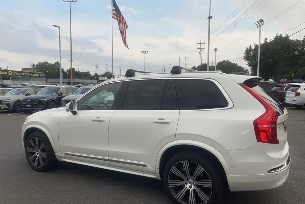 2023 Volvo XC90 Ultimate photo 1