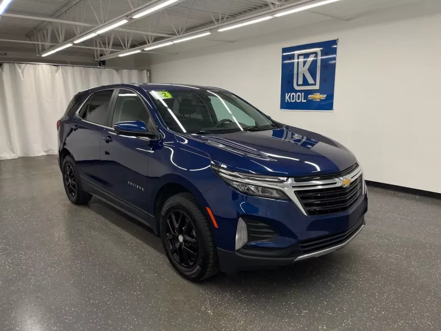 2022 Chevrolet Equinox LT photo 1