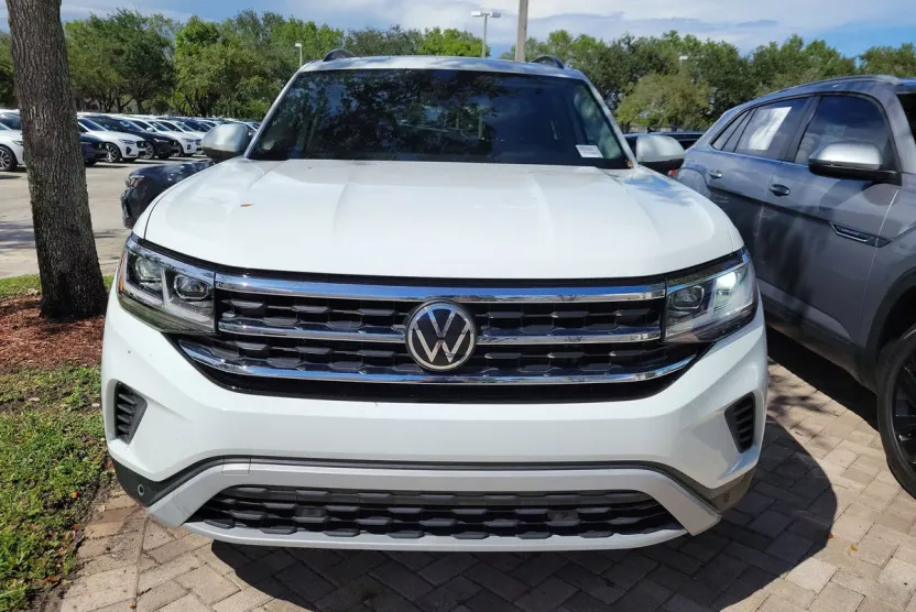 2022 Volkswagen Atlas SE Technology photo 1