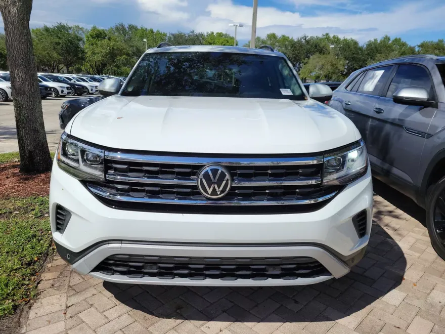2022 Volkswagen Atlas SE Technology photo 1