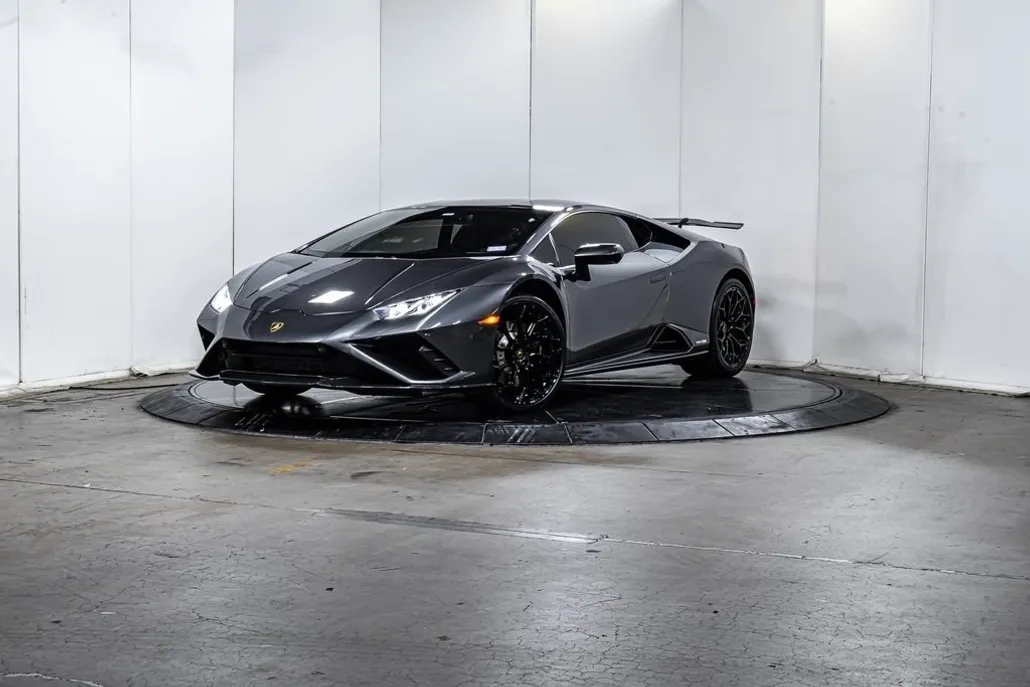 2022 Lamborghini Huracan Evo Coupe photo 1