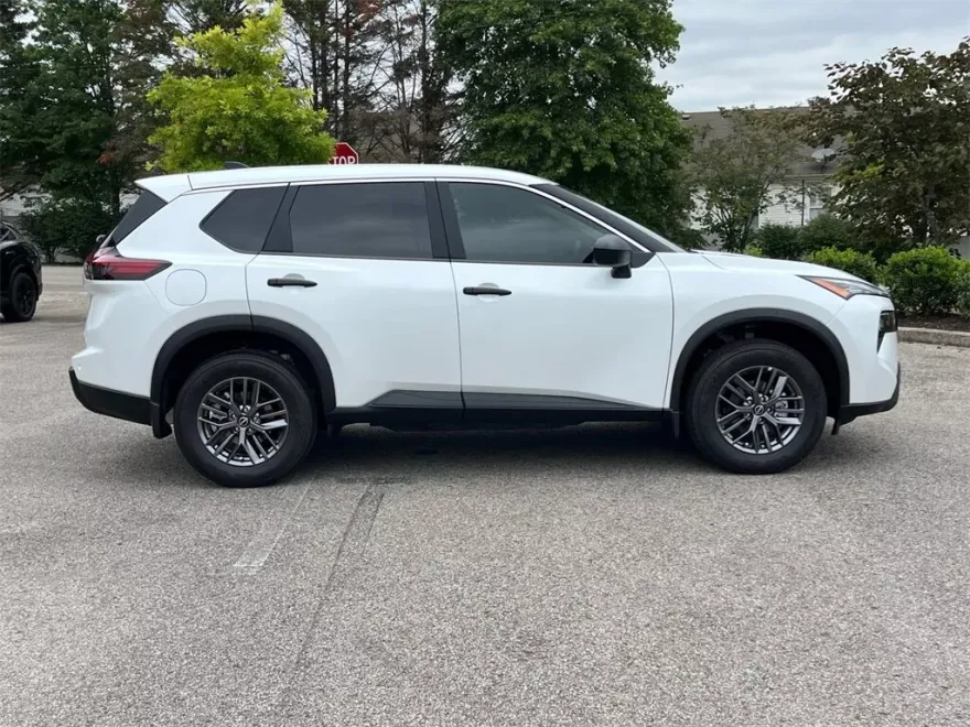 2025 Nissan Rogue S photo 1
