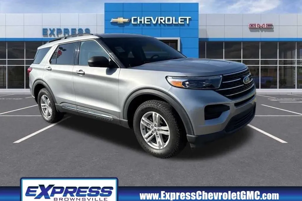2022 Ford Explorer XLT photo 1