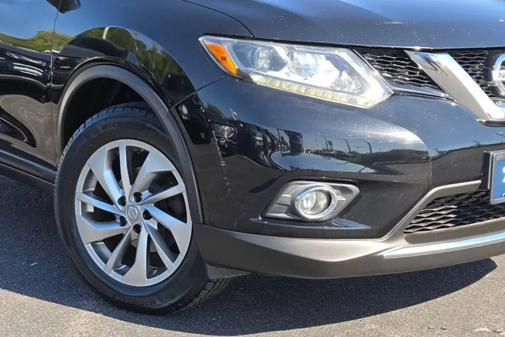 2014 Nissan Rogue SL photo 1