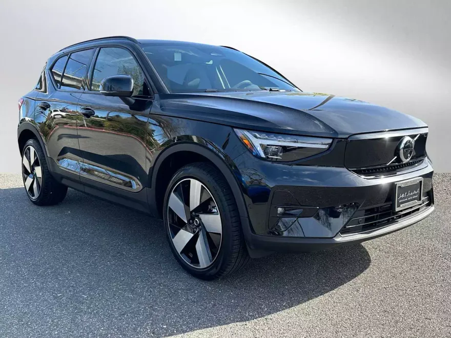 2025 Volvo EX40 Single Motor Plus photo 1