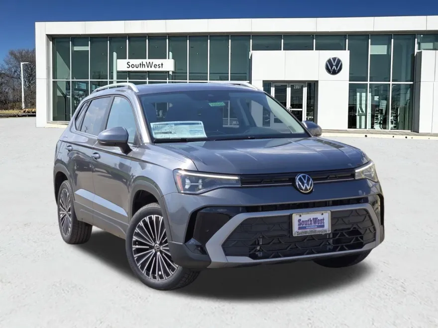 2025 Volkswagen Taos SE photo 1
