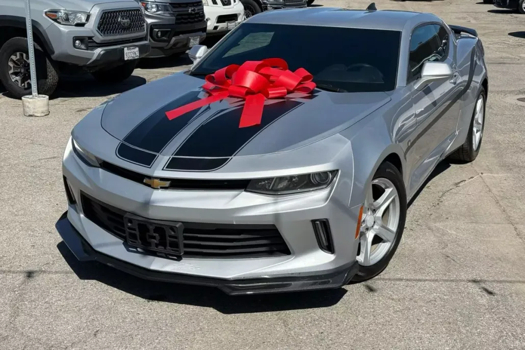 2017 Chevrolet Camaro Coupe photo 1