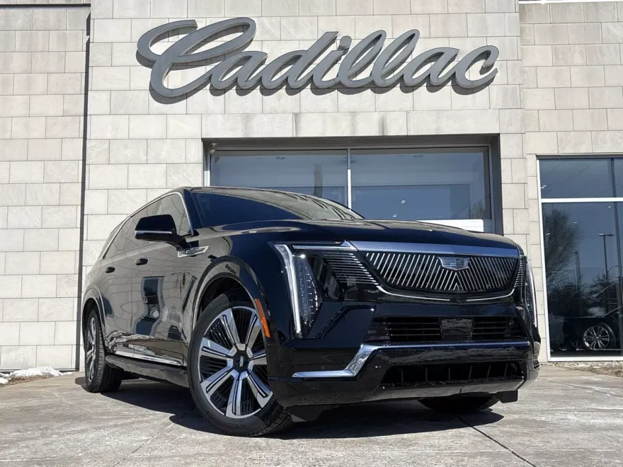 2025 Cadillac Escalade IQ Luxury photo 1
