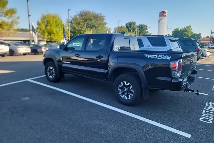 2023 Toyota Tacoma TRD Off-Road photo 1