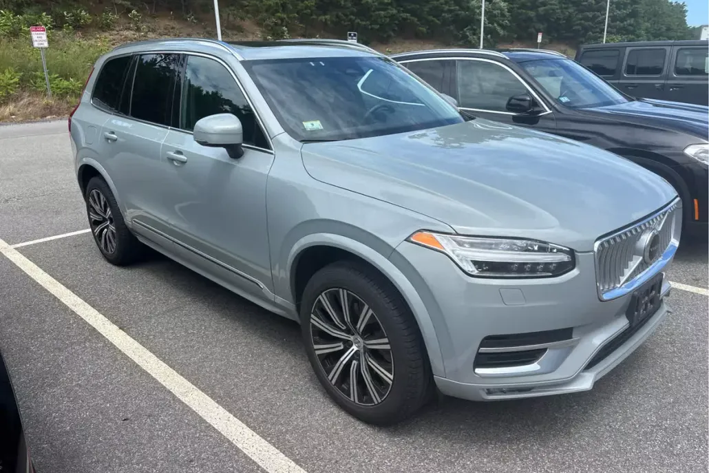 2024 Volvo XC90 B5 Core photo 1