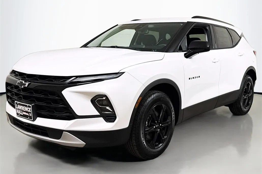 2025 Chevrolet Blazer 2LT photo 1