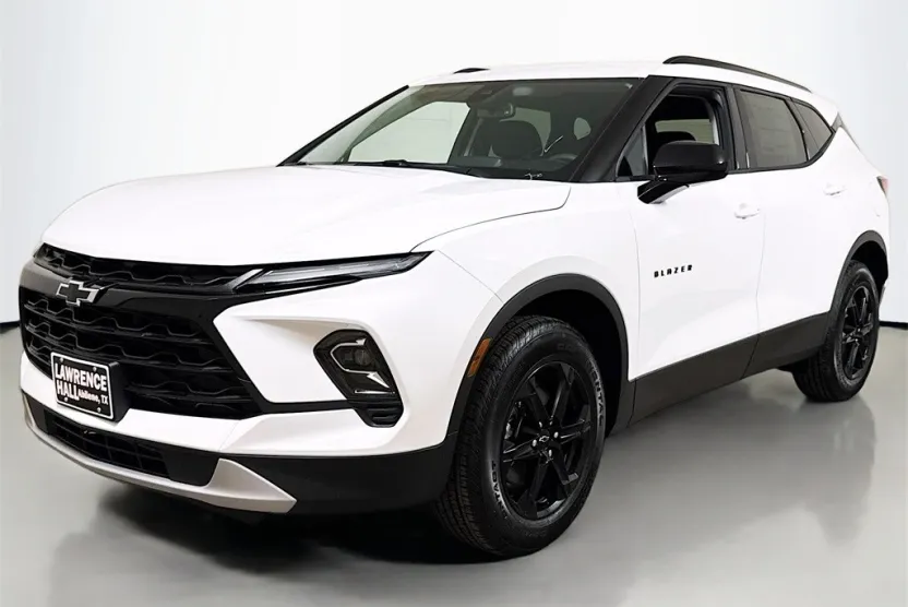 2025 Chevrolet Blazer 2LT photo 1