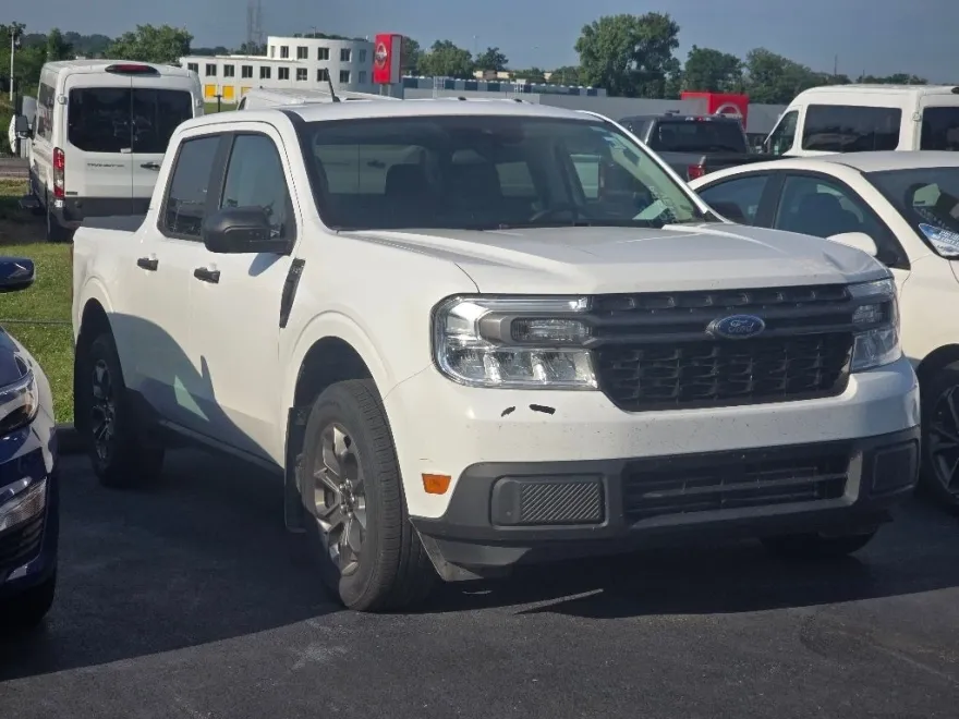 2022 Ford Maverick XLT photo 1