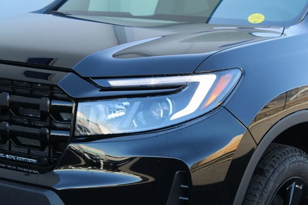 2026 Honda Ridgeline Black Edition photo 1