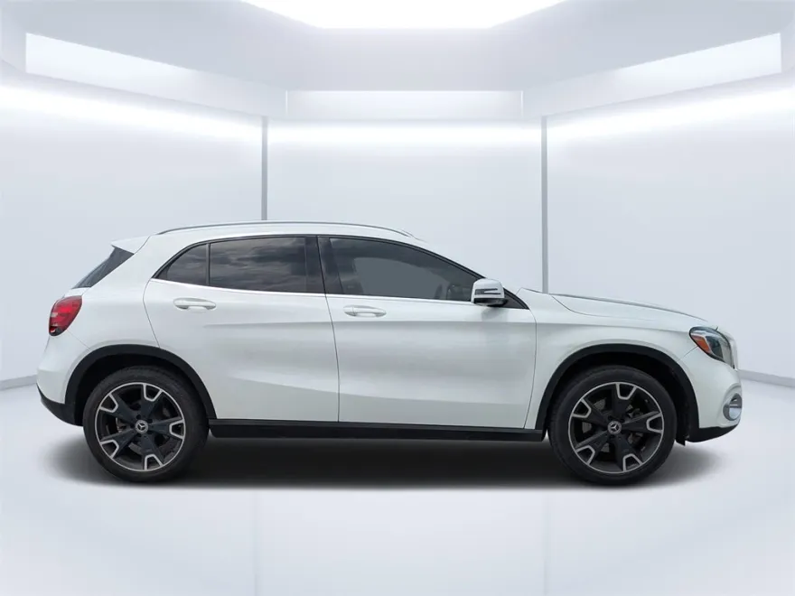 2020 Mercedes Benz GLA 250 photo 1