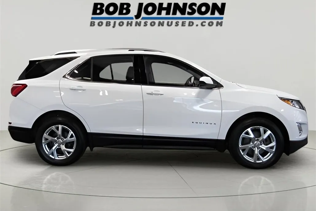 2020 Chevrolet Equinox LT photo 1