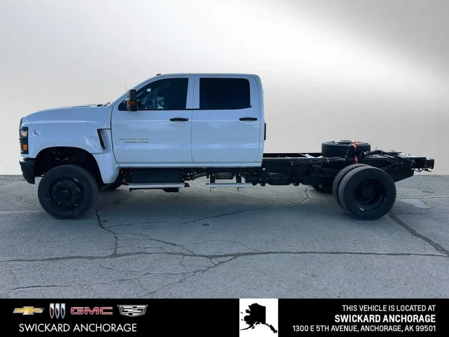 2024 Chevrolet Silverado 5500HD Work Truck photo 1