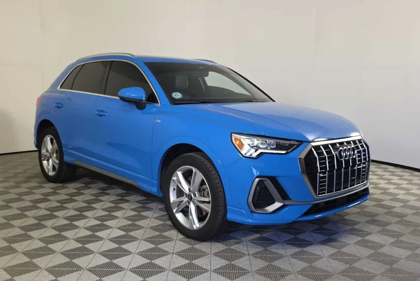 2022 Audi Q3 S line Premium Plus photo 1
