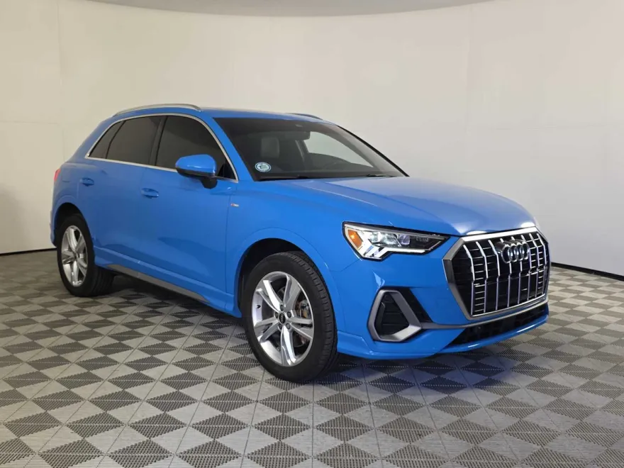 2022 Audi Q3 S line Premium Plus photo 1