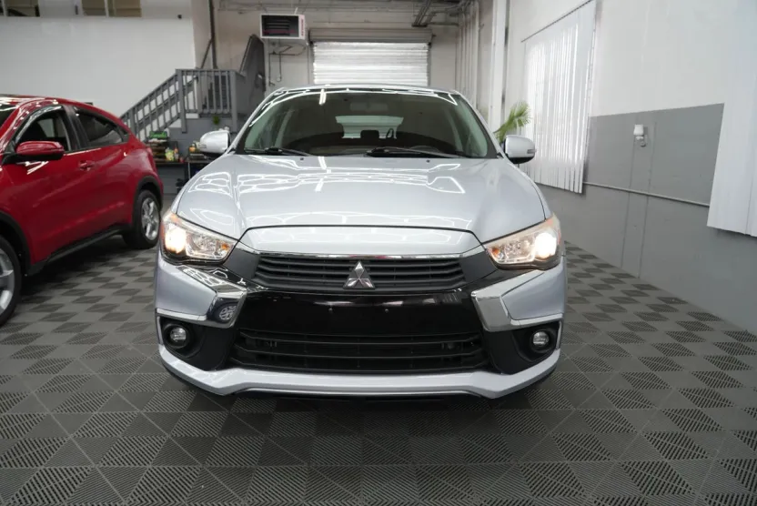 2017 Mitsubishi Outlander Sport ES photo 1