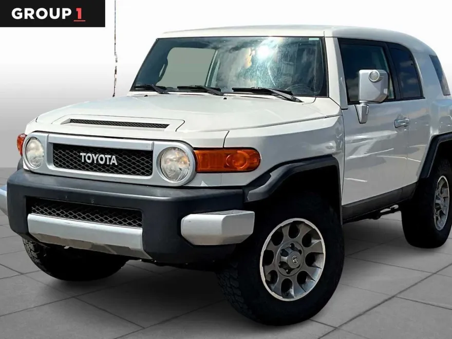 2012 Toyota FJ Cruiser Base photo 1