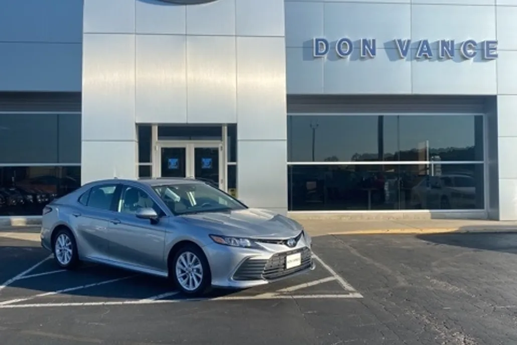 2024 Toyota Camry LE photo 1