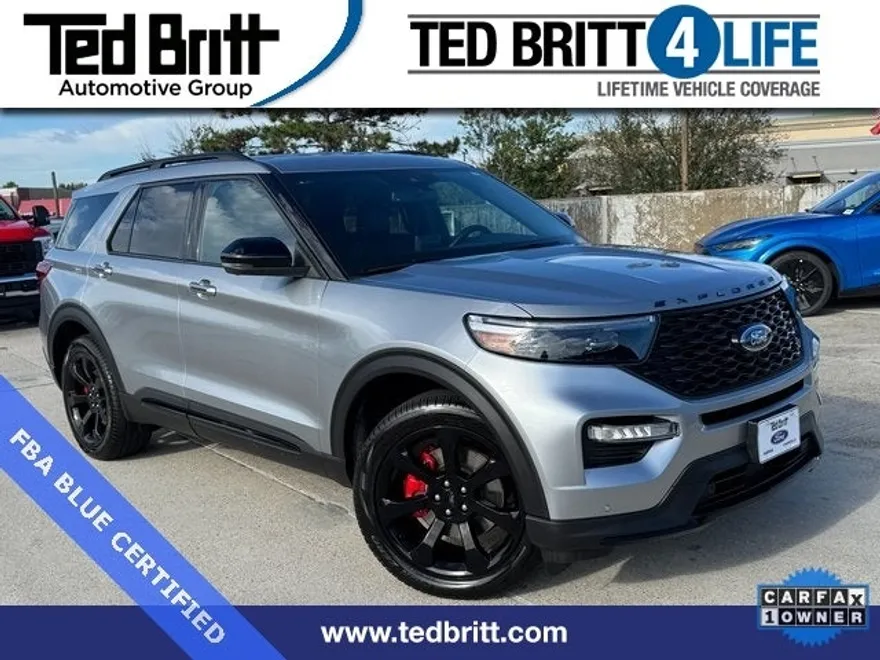 2023 Ford Explorer ST photo 1