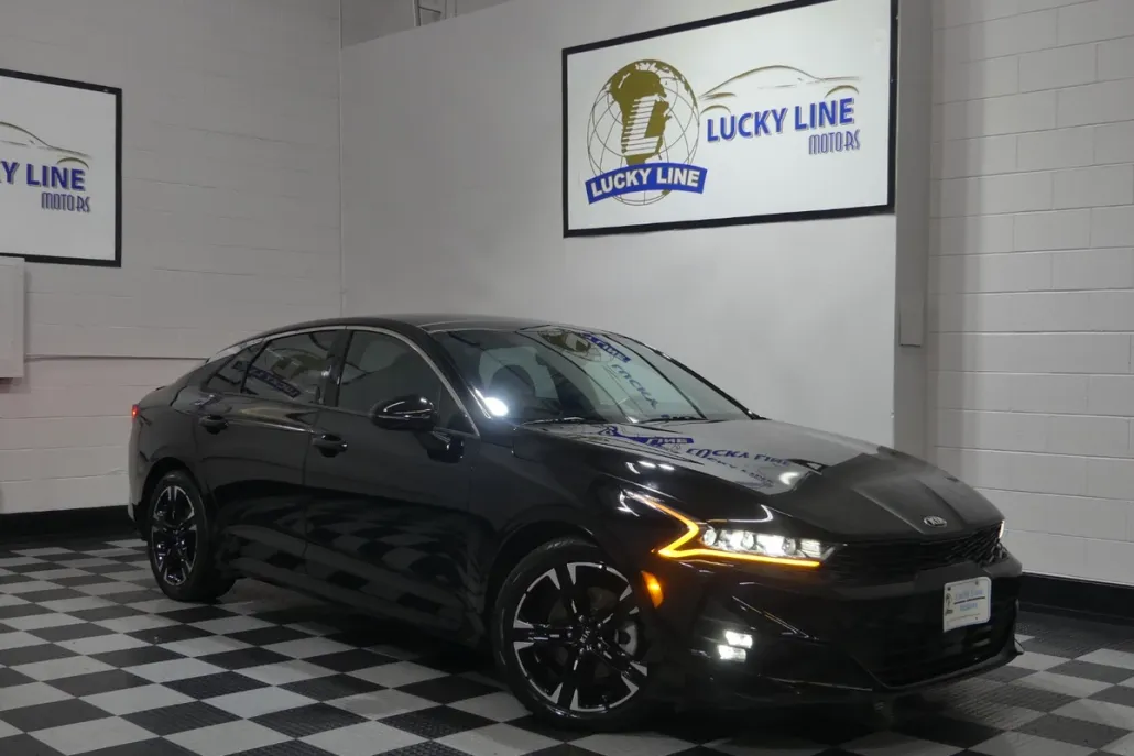 2021 Kia K5 GT-Line photo 1