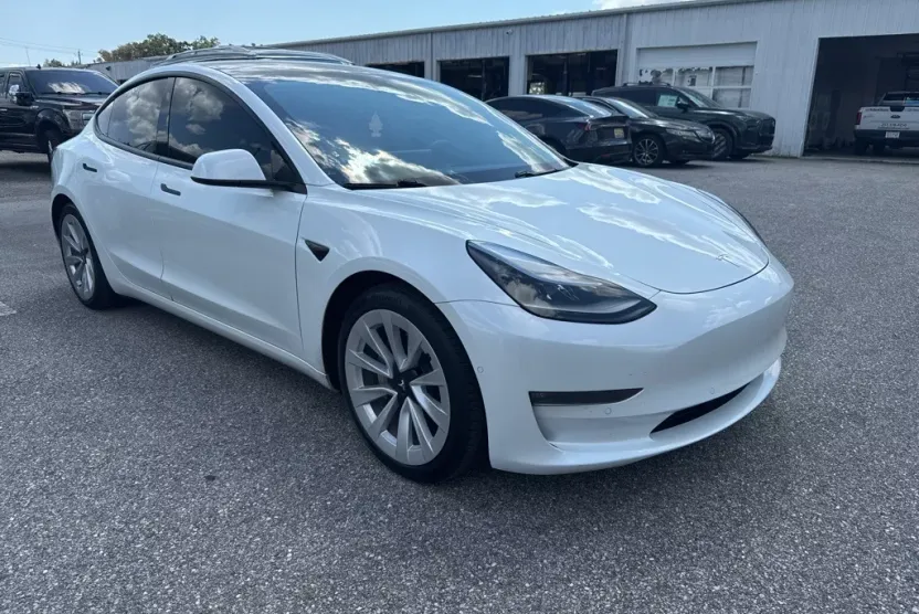 2021 Tesla Model 3 Long Range photo 1