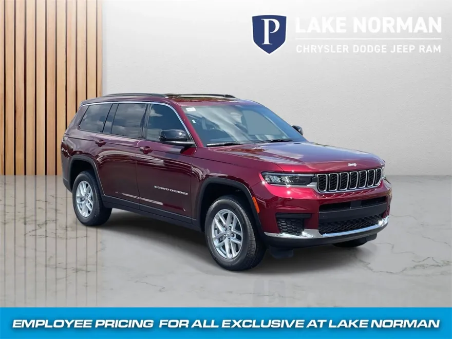 2025 Jeep Grand Cherokee Laredo photo 1