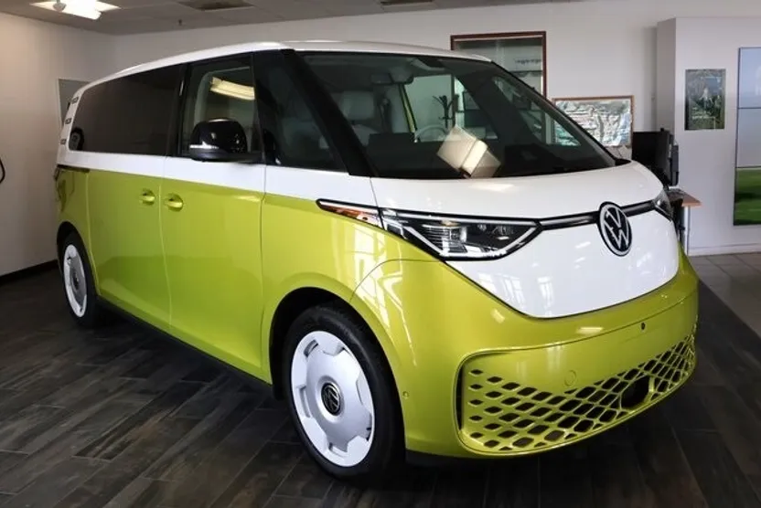 2025 Volkswagen ID. Buzz photo 1