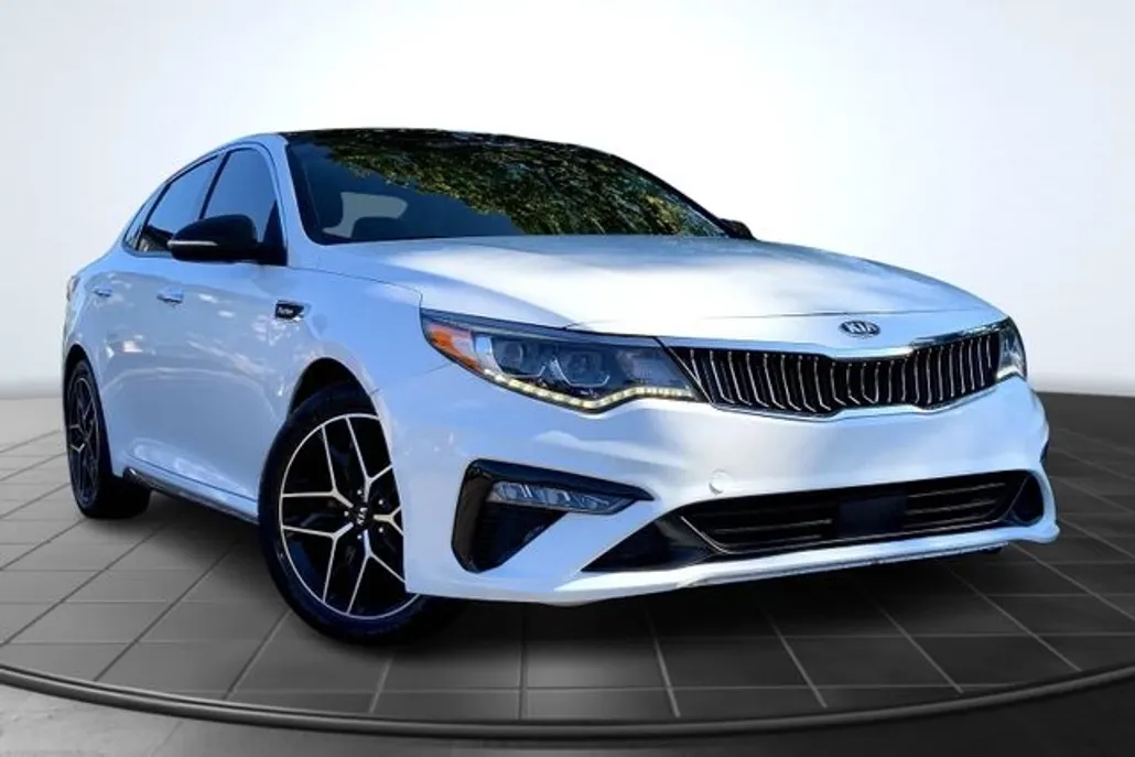 2019 Kia Optima SX Turbo photo 1