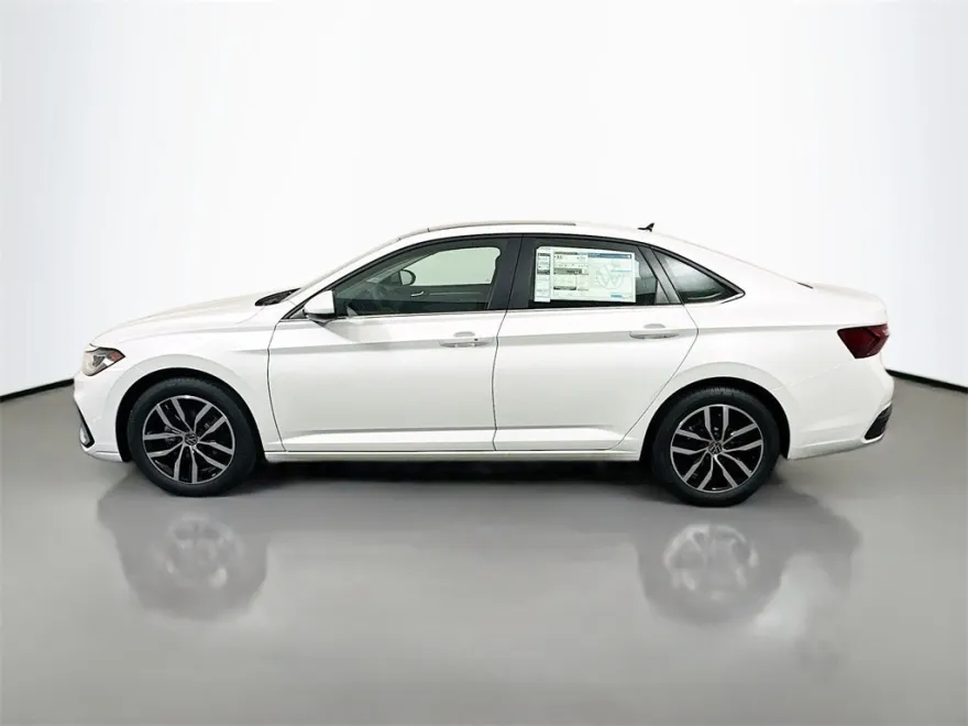2025 Volkswagen Jetta 1.5T SE photo 1