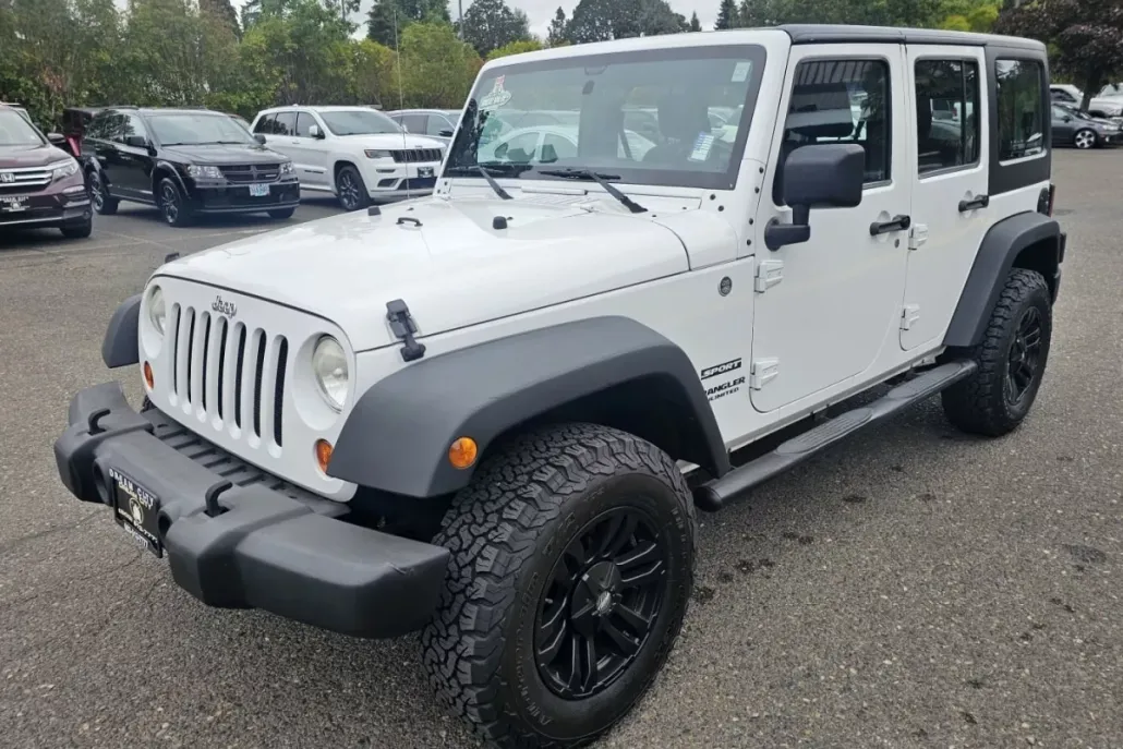 2013 Jeep Wrangler Unlimited Sport photo 1