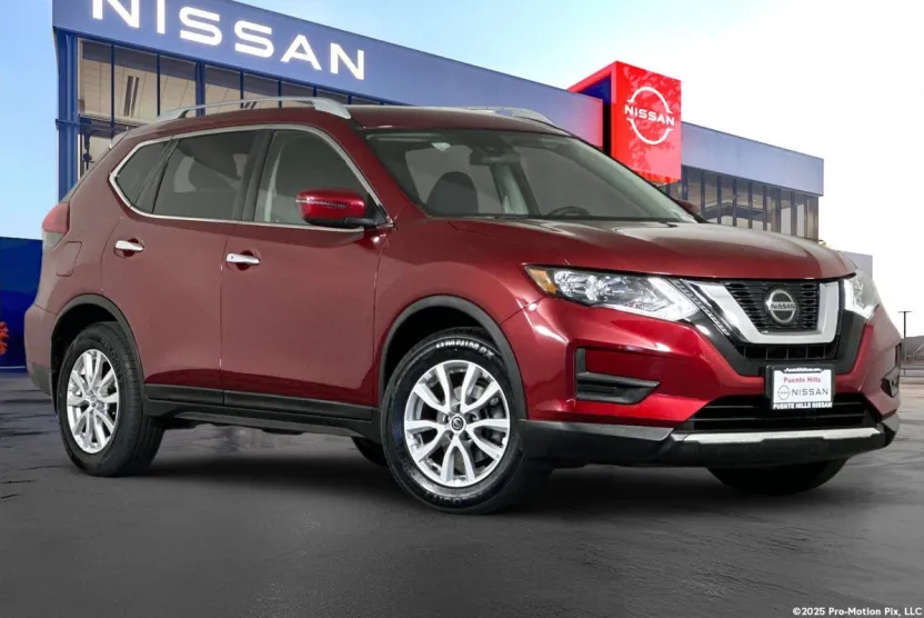 2020 Nissan Rogue SV photo 1