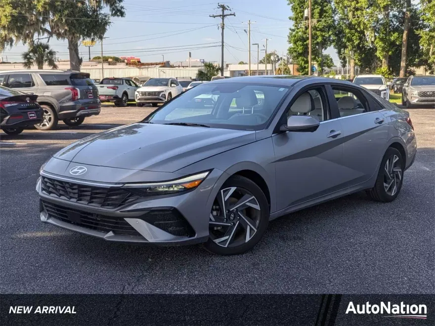 2024 Hyundai Elantra Limited photo 1